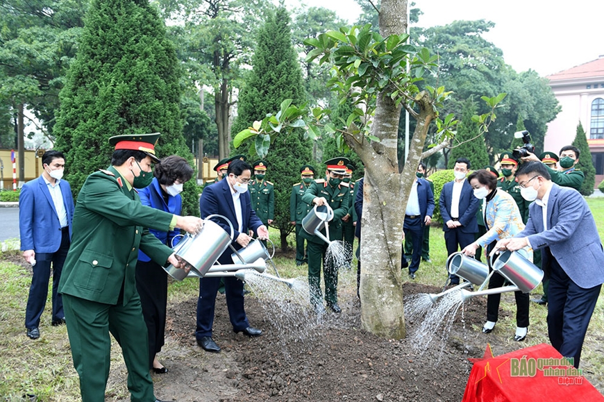 Thủ tướng Chính phủ Phạm Minh Chính làm việc với Bộ Quốc phòng