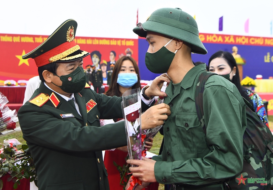 Trung tướng Trịnh Văn Quyết dự Lễ giao nhận quân tại huyện Tam Đảo, tỉnh Vĩnh Phúc