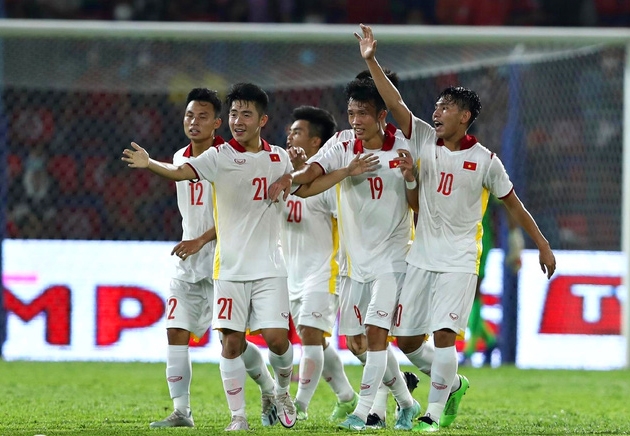 Đại thắng Singapore, U23 Việt Nam vượt Thái Lan để dẫn đầu bảng