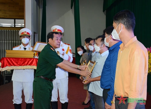 Bộ Chỉ huy quân sự tỉnh Đồng Nai họp mặt lãnh đạo ban tuyên giáo địa phương và cơ quan báo chí