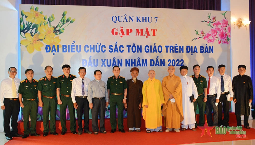 Bộ tư lệnh Quân khu 7 gặp mặt chức sắc các tôn giáo trên địa bàn đầu xuân Nhâm Dần