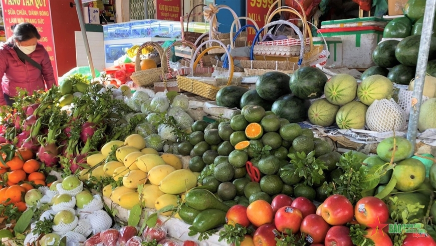 Hà Nội: Nhu cầu cao đột biến, giá các loại quả giàu vitamin C tăng mạnh từng ngày