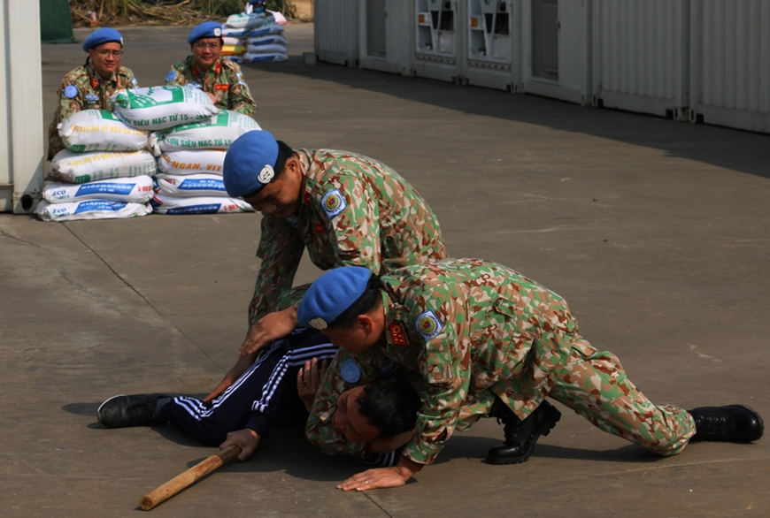 Diễn tập các tình huống trong trú quân cho Bệnh viện dã chiến cấp 2 số 4