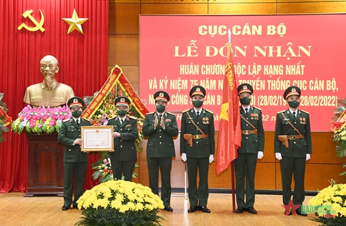 Đại tướng Lương Cường dự Lễ đón nhận Huân chương Độc lập hạng Nhất của Cục Cán bộ