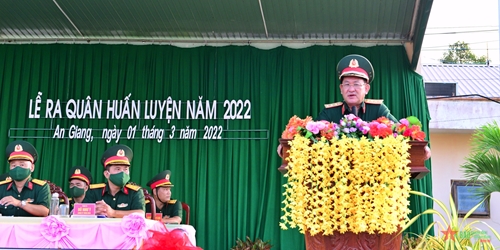 Thượng tướng Võ Minh Lương dự Lễ ra quân huấn luyện năm 2022 tại Trung đoàn 3, Sư đoàn 330, Quân khu 9