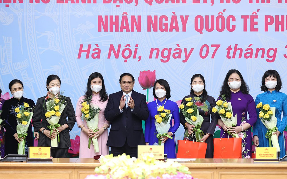 Thủ tướng Phạm Minh Chính gặp mặt đại diện nữ lãnh đạo, quản lý, trí thức và văn nghệ sĩ tiêu biểu
