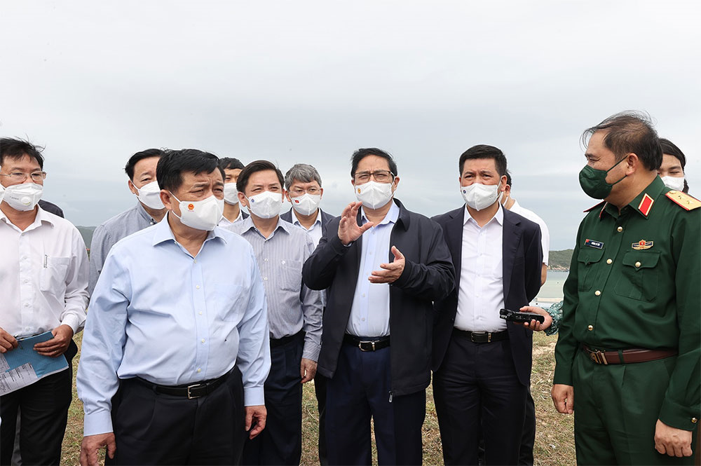 Thủ tướng Chính phủ Phạm Minh Chính khảo sát Khu kinh tế Vân Phong