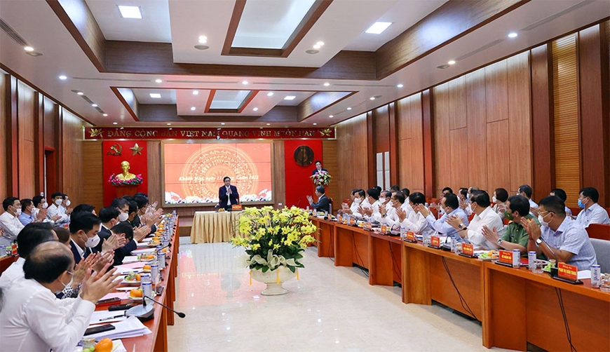 Thủ tướng Phạm Minh Chính: Xây dựng huyện đảo Trường Sa thành trung tâm kinh tế, văn hóa, xã hội trên biển của cả nước Thủ tướng Phạm Minh Chính: Xây dựng huyện đảo Trường Sa thành trung tâm kinh tế, văn hóa, xã hội trên biển của cả nước