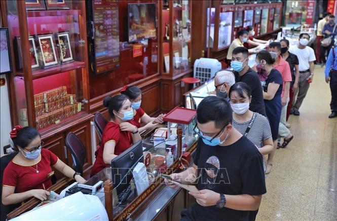 Giá vàng hôm nay tiếp đà giảm. Ảnh minh họa: TTXVN.