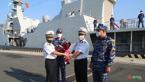 Tàu 016-Quang Trung cập cảng Cam Ranh, hoàn thành xuất sắc nhiệm vụ tham gia Diễn tập MILAN 2022