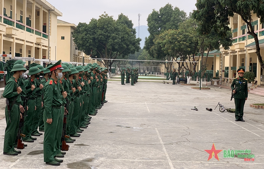 Những ngày đầu quân ngũ...