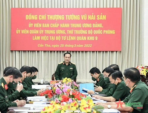 Thượng tướng Vũ Hải Sản thăm, làm việc tại Quân khu 9