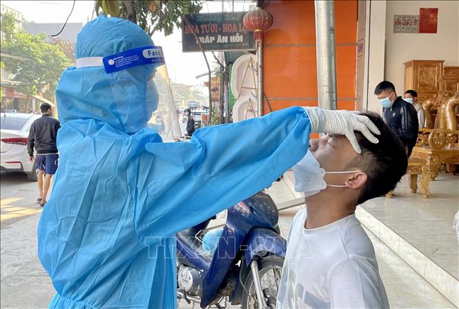 Covid hôm nay sáng 26-3: Cả nước còn 3.889 bệnh nhân nặng; Hà Nội đã qua đỉnh dịch