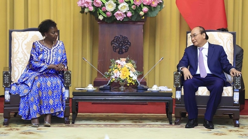 Chủ tịch nước Nguyễn Xuân Phúc tiếp xã giao Tổng Thư ký Tổ chức quốc tế Pháp ngữ Louise Mushikiwabo
