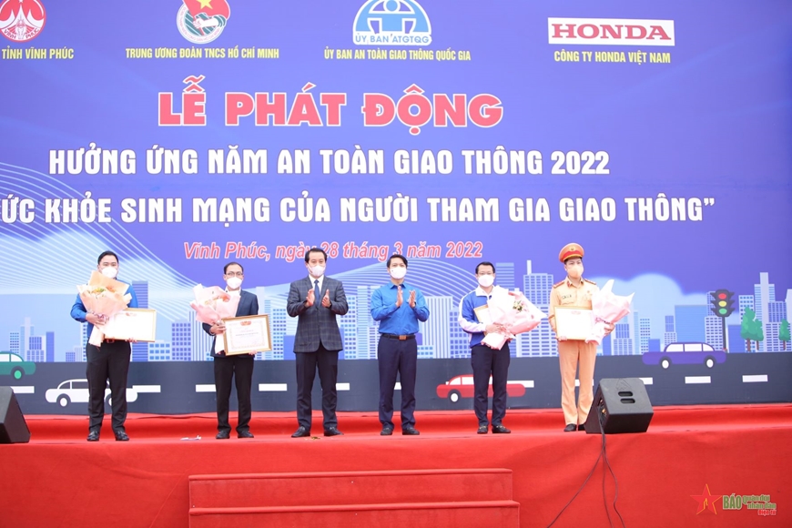 Phát động hưởng ứng Năm an toàn giao thông 2022 trong tuổi trẻ cả nước