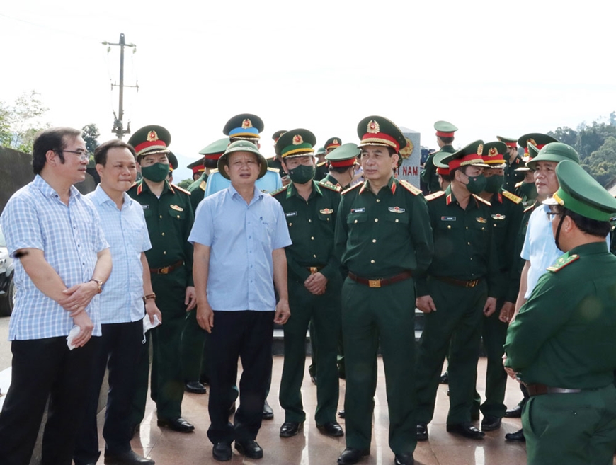Bộ trưởng Phan Văn Giang kiểm tra công tác quân sự, quốc phòng