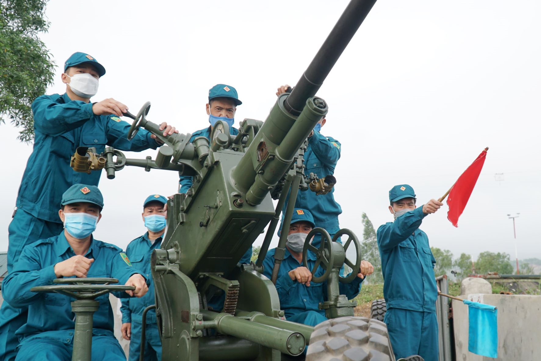 Ra thao trường cùng 