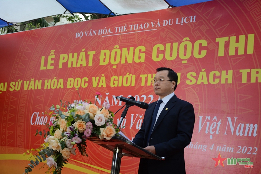 Ông Phạm Quốc Hùng, Vụ trưởng Vụ Thư viện phát biểu tại lễ phát động. 
