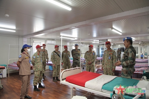 Bệnh viện dã chiến Việt Nam thăm, trao đổi chuyên môn với bệnh viện dã chiến cấp 2 Ấn Độ