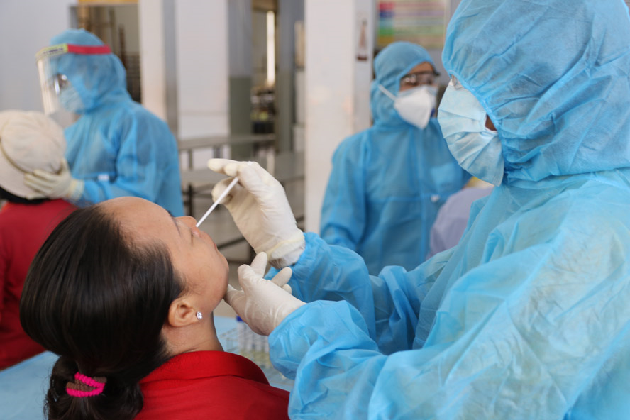 Ca nhiễm Covid tối 4-4: Thêm 48.717 F0; cả nước có 42 ca tử vong 