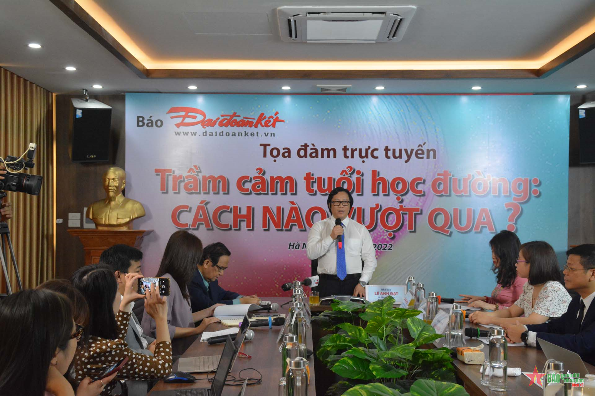 Trầm cảm tuổi học đường: Cách nào vượt qua?