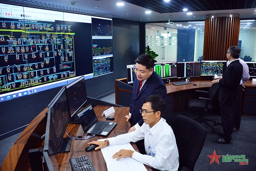 Ngành điện TP Hồ Chí Minh vận hành trung tâm điều khiển hiện đại, công nghệ cao