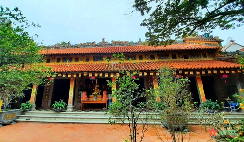 Ngôi chùa gốm sứ với kiến trúc độc đáo
