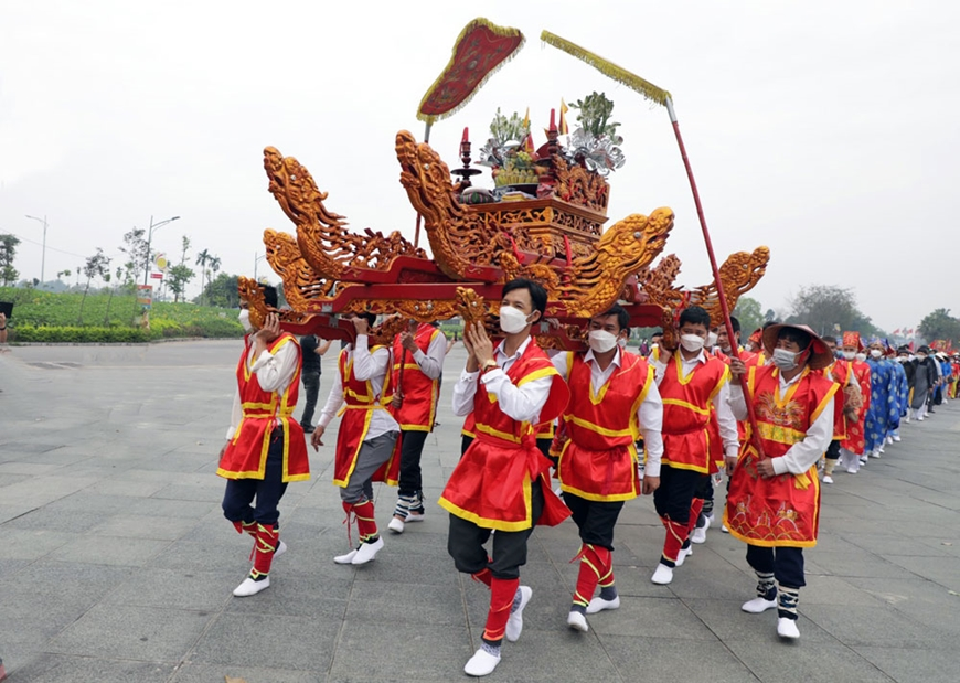 Linh thiêng lễ rước kiệu về Đền Hùng