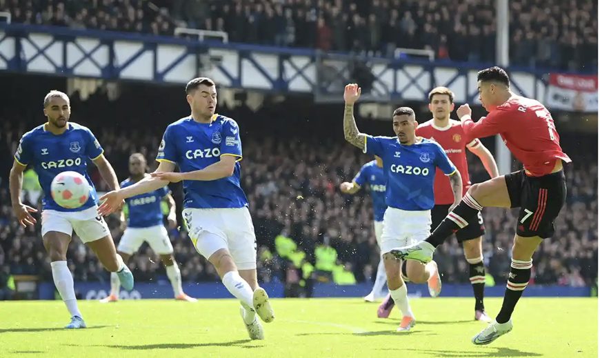 Kết quả bóng đá Anh: Chelsea trở lại đường đua, MU lại rơi điểm
