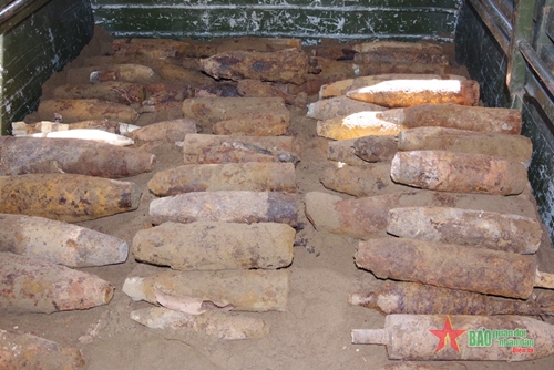 Bộ CHQS tỉnh Đồng Nai tiêu hủy hơn 8 tấn bom, đạn