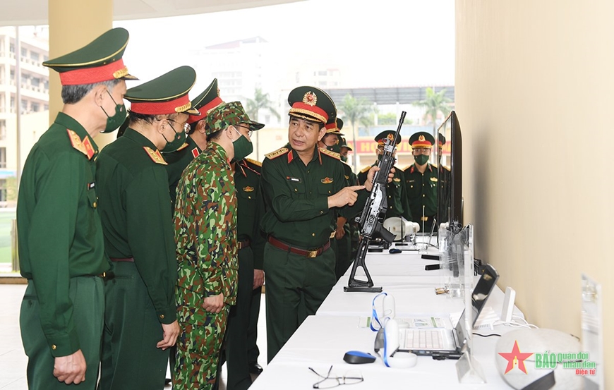 Đại tướng Phan Văn Giang làm việc với Học viện Kỹ thuật Quân sự