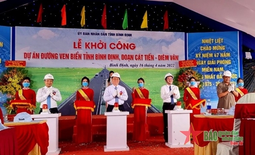 Đồng chí Nguyễn Trọng Nghĩa dự Lễ khởi công tuyến đường ven biển tỉnh Bình Định