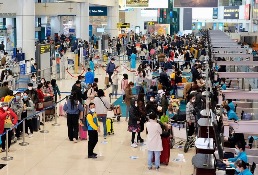 Bảo đảm vận tải thông suốt tại sân bay Nội Bài dịp cao điểm nghỉ lễ