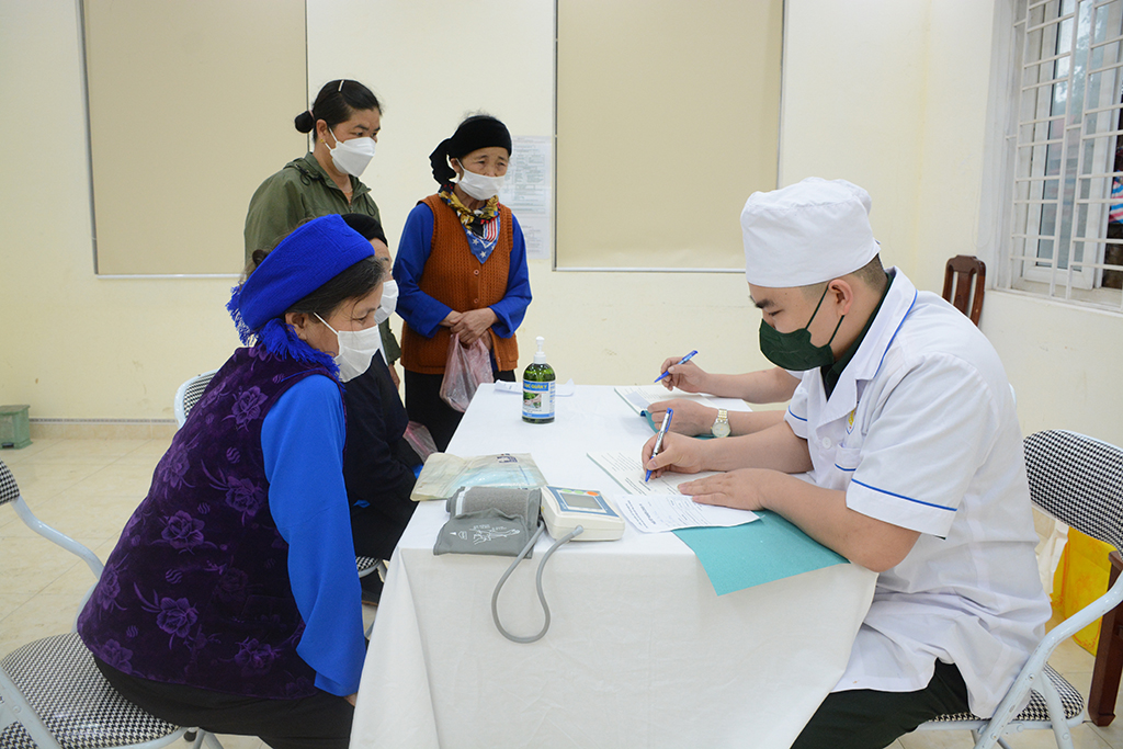 Thầy thuốc chiến sĩ với nghĩa tình biên giới