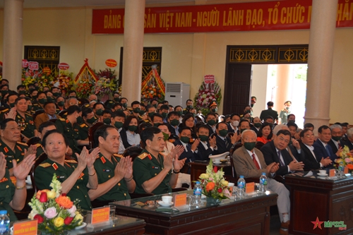 Gặp mặt kỷ niệm 75 năm Ngày truyền thống lực lượng vũ trang tỉnh Nam Định