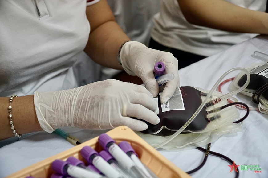 Ngày hội hiến máu tình nguyện “Tháng Tư trao giọt hồng yêu thương”