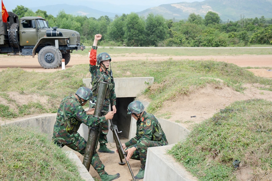 Bộ đội pháo binh đua tài