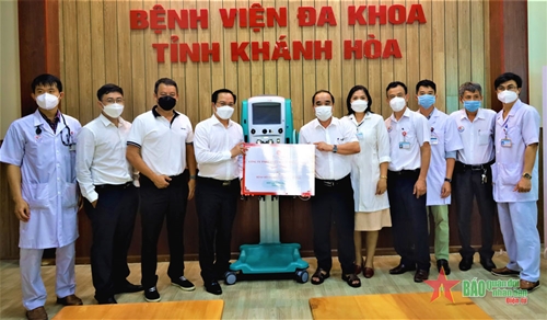 Bệnh viện Đa khoa tỉnh Khánh Hòa tiếp nhận máy lọc máu giúp điều trị bệnh nhân Covid – 19 nặng