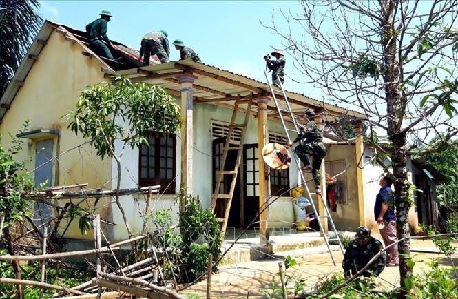 Những cán bộ luôn vì dân