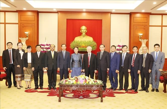 Tổng Bí thư Nguyễn Phú Trọng tiếp Ủy viên Bộ Chính trị, Phó chủ tịch nước Lào