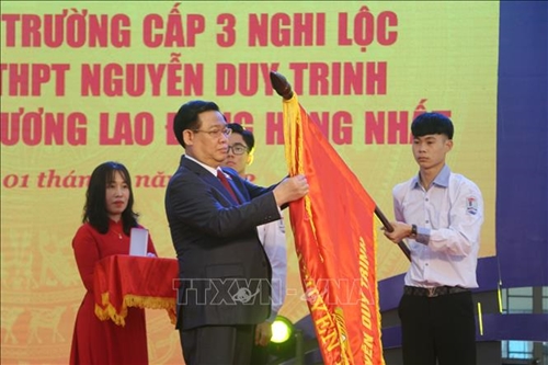 Chủ tịch Quốc hội Vương Đình Huệ dự Lễ kỷ niệm 60 năm thành lập Trường THPT Nguyễn Duy Trinh
