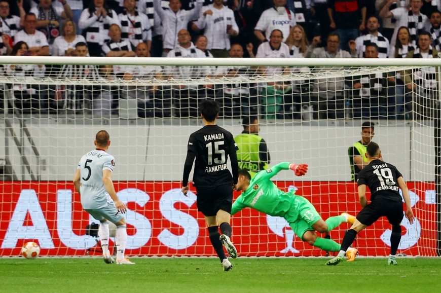 Frankfurt và Rangers vào chung kết Europa League