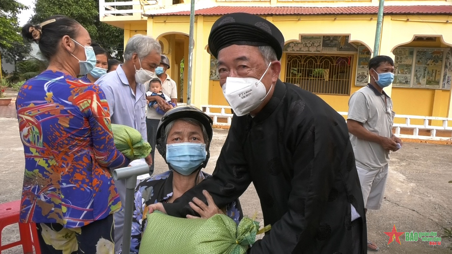 Tấm lòng của ông Tám Thuận