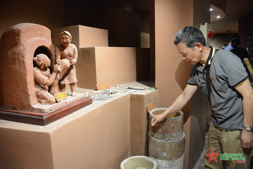 Bên trong Bảo tàng nghề gốm Bát Tràng có gì đặc biệt?