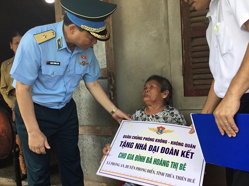 Quân chủng Phòng không - Không quân: Tặng nhà tránh lũ cho bà con Thừa Thiên Huế