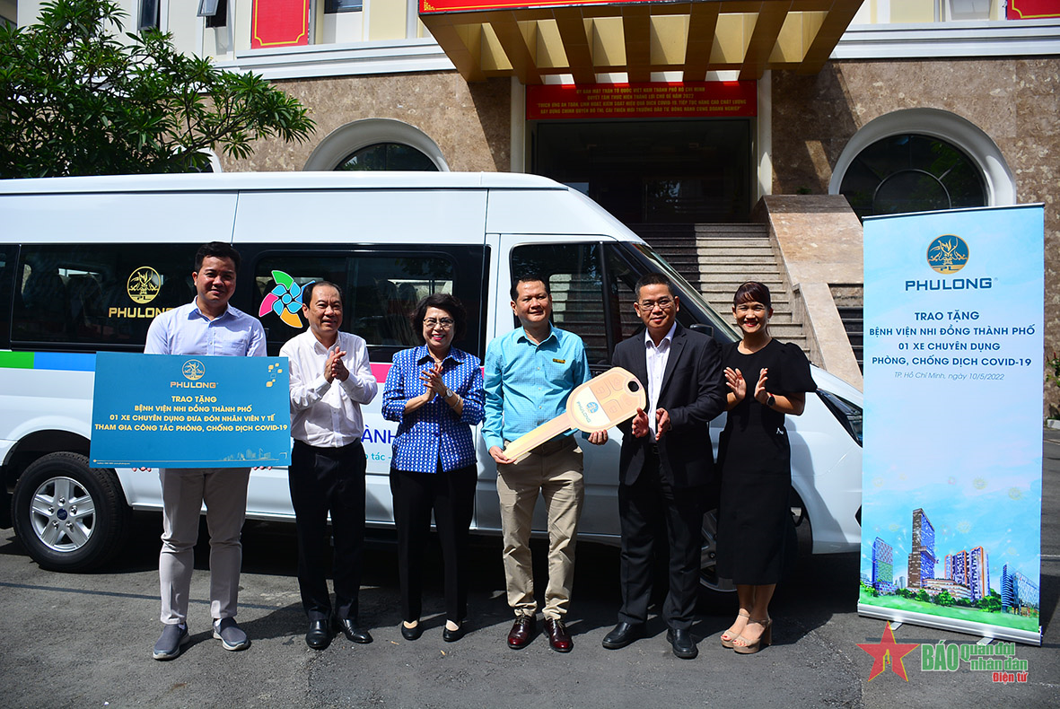 Bệnh viện Nhi đồng thành phố tiếp nhận xe chuyên dụng phục vụ phòng, chống dịch