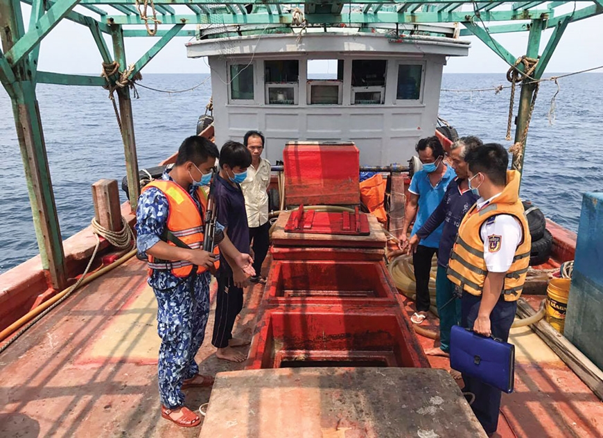 Bộ trưởng Bộ Quốc phòng gửi thư khen lực lượng Nghiệp vụ và Pháp luật thuộc Bộ tư lệnh Cảnh sát biển Bộ trưởng Bộ Quốc phòng gửi thư khen lực lượng Nghiệp vụ và Pháp luật thuộc Bộ tư lệnh Cảnh sát biển