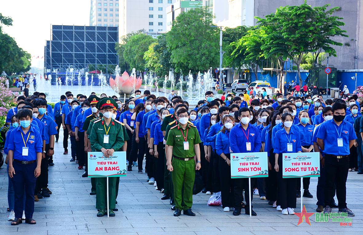 Hơn 500 cán bộ, chiến sĩ, đoàn viên, thanh niên tham gia Hội trại “Tuổi trẻ giữ biển”