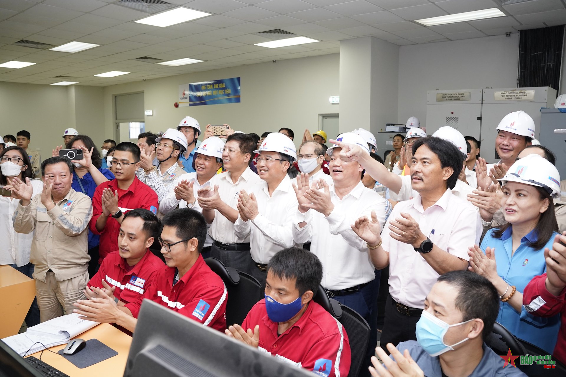 ​Hoà lưới điện bằng dầu tổ máy số 1 Nhà máy nhiệt điện Thái Bình 2