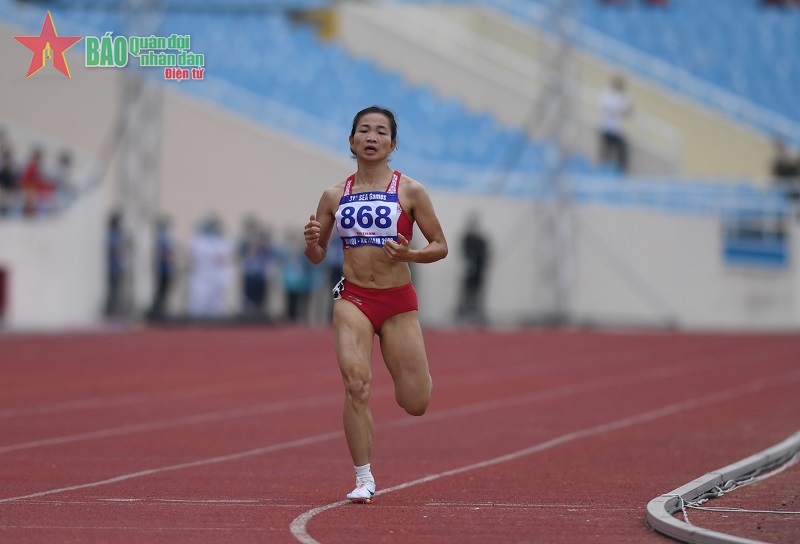 SEA Games 31: Nguyễn Thị Oanh xuất sắc giành HCV nội dung chạy 1500m nữ